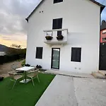 Casa Cuartel Orman Evi