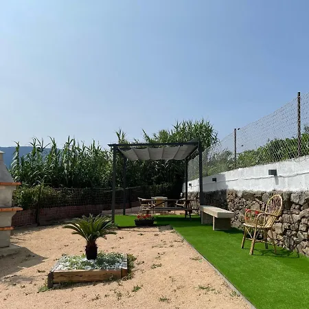 Casa Cuartel * 雷东德拉