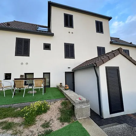 Casa Cuartel Jaktstuga Redondela