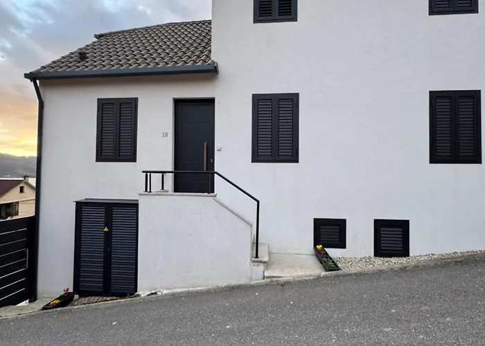 Lodge Casa Cuartel Redondela